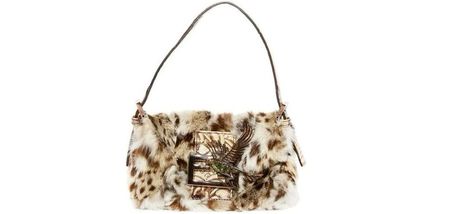 F̣ẹṇḍị ǝʇʇǝnɓɐꓭ ᶠʳᵒᵐFall⁄Winter ʼ00 ᵦᵧ Ṣịḷṿịạ Venturini Fendi.