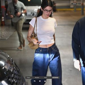 ،23.07 Ꜥℐẹṇṇẹṛ on ¹⁵ოay in West Hollywood, CA; leaving Sushi Park Restaurant.