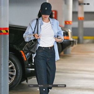 ،25.07 Ꜥℐẹṇṇẹṛ on ⁵ʝun in West Hollywood, CA; arriving at Sushi Park Restaurant.