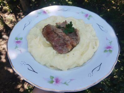 Piure de cartofi cu carne de porc