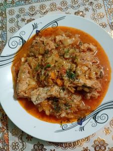 Varza calita cu spata si piept de porc