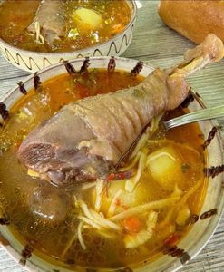 Ciorba de cocosel de tara cu taitei de casa