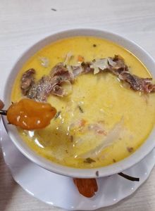 Ciorba de varza cu afumatura si smantana