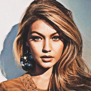 • Day 121 x 31.07.2025 w/ Gigi Hadid.