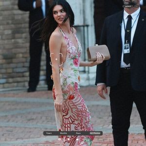 ،12.08 Ꜥℐẹṇṇẹṛ on ²⁶ʝun in Venice, IT; heading to a wedding dinner party.