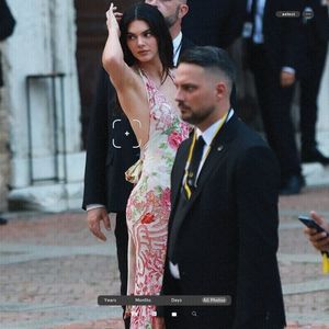 ،16.08 Ꜥℐẹṇṇẹṛ on ²⁶ʝun in Venice, IT; heading to a wedding dinner party.