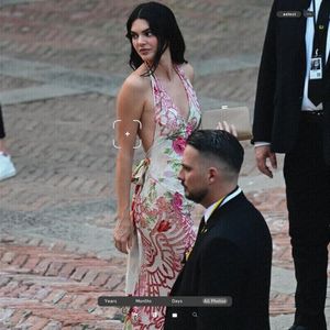 ،17.08 Ꜥℐẹṇṇẹṛ on ²⁶ʝun in Venice, IT; heading to a wedding dinner party.