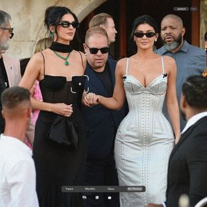 ،23.08 Ꜥℐẹṇṇẹṛ on ²⁷ʝun in Venice, IT; leaving The Gritti Palace Hotel.