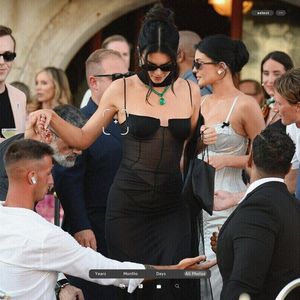 ،26.08 Ꜥℐẹṇṇẹṛ on ²⁷ʝun in Venice, IT; leaving The Gritti Palace Hotel.