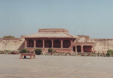 Fatehpur Sikri - Orașul părăsit; Capitală a Imperiului Mughal. Construit în 1571 de către împăratul Akbar și abandonat în 1585
