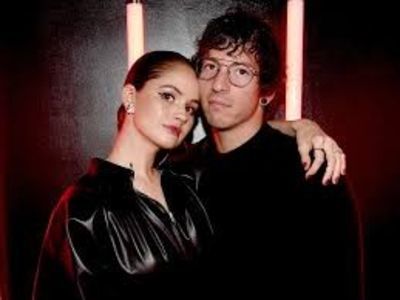 Debby Ryan si Josh Dun.