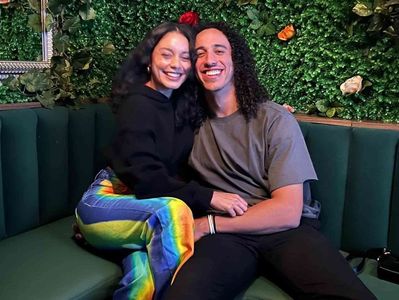 Vanessa Hudgens si Cole Tucker.