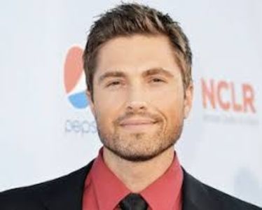 Eric Winter.