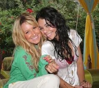 Ashley Tisdale , Vanessa Hudgens