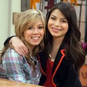Jennette Mccurdy , Miranda Cosgrove.