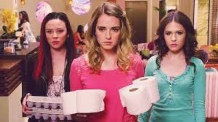 Malese Jow, Katelyn Tarver,Erin Sanders.