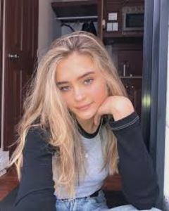 Lizzy Greene.