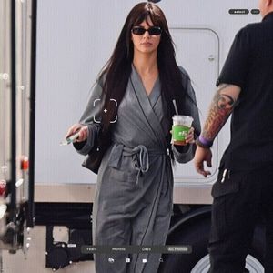 ،02.10 Ꜥℐẹṇṇẹṛ on ¹⁶ɑug in Pasadena, California; at the Sunset Gower Studios.