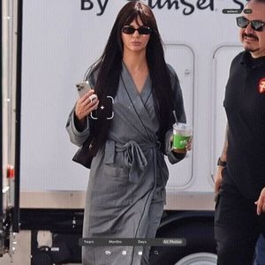 ،03.10 Ꜥℐẹṇṇẹṛ on ¹⁶ɑug in Pasadena, California; at the Sunset Gower Studios.
