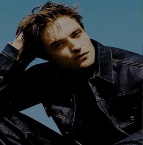 Nidaros  (5) he got Robert Pattinson♥