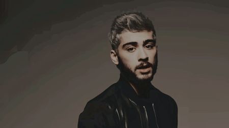 ⸺  tăcerea acelei blonde deja incepuse să mă calce pe nervi așa că decid să fiu primul care *sparge; gheața* ,cum? niciun pupă-mă in c*r ,nimic? dacă nu erai femeie probabil mai ințelegeam dar se pare că vorbesc singur .

