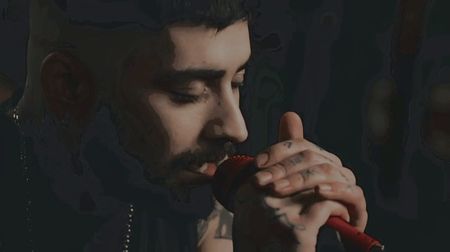 ⸺  după ce imi termin băutura și țigarea ,decid să plătesc cu cardul .; ce noapte de c***t ,imi scot telefonul și decid să mă uit la ceas lucru complet neobișnuit pentru mine eu cel care pierdeam noptile prin cluburi ,era abia 21:00 seara abia incepuse .
