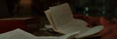 Încă putea vedea în minte şedinţa consiliului. Donovan, satisfăcut şi plin de sine, îl acuzase că; fusese imprudent, că îşi pierduse controlul şi că fusese „irezonabil” în negocieri. Ştia că avea dreptate—afacerea era calculată, precisă, genială chiar. Dar reacţia lui exagerată, ridicarea tonului,
