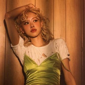 . . ╰──╮꒰ROSEANNE꒱ ╭──╯ . .