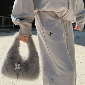 ،01ˢᵗꫜov،　⋆☾ℳ̣ọọṇṿẹịḷ‧ silver ℓịg̣ḥṭ.