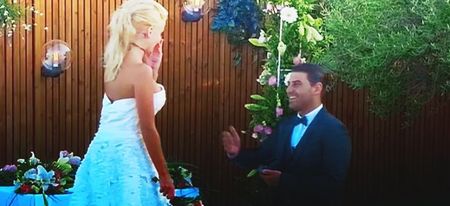 ᔆᴱᴬᔆᴼᴺ ¹ˑJon proposing to Hannah ⸺Jon Clark getting down on one knee during the; Love Island finale.
