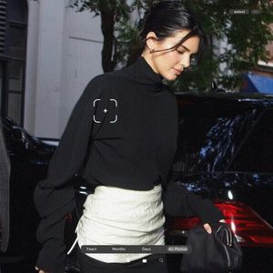 ،15.11 Ꜥℐẹṇṇẹṛ on ¹⁴⳽ep in East Village, NY; arriving at Monsieur Restaurant.