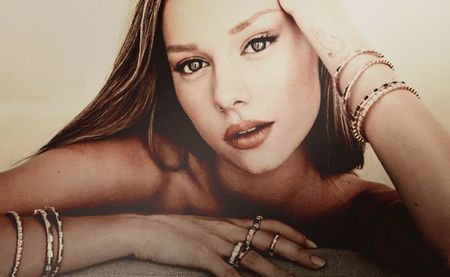 ᶜʳᵃʷˡⁱⁿᵍˑՏɑҍɾíղɑ ⱮօsϲհҽƖƖɑ’s˒ توقيعˢᶜᵉⁿᵗFlora by Gucci Gorgeous Gardenia.; “Okay, who just walked in smelling like a garden that charges admission?” someone mutters. Three people turn. “Sabrina. Obviously Sabrina.”
