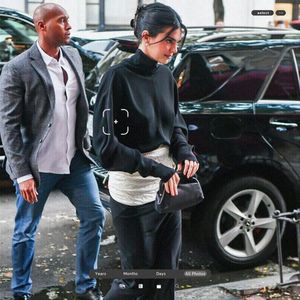 ،18.11 Ꜥℐẹṇṇẹṛ on ¹⁴⳽ep in East Village, NY; arriving at Monsieur Restaurant.