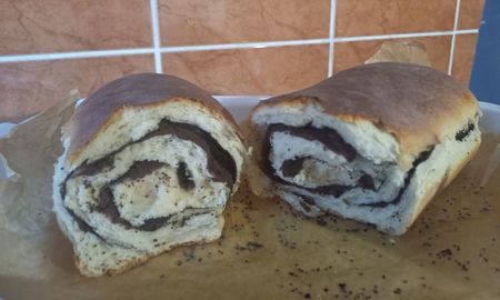 Cozonac cu cacao, mac si rahat