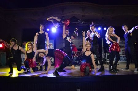 LmpwZyZoPTYwMCZoYXNoPWE2ZjMxZTMzMzY4YzBhNDEwMTIxNWVhMWI5NzJlZGQx.thumb