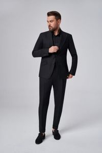 Costum-Adrian-Mutu-Casual-Negru-Modern-300x450