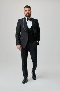 Adrian-Mutu-Costum-Barbatesc-Ceremonie-Mire-Dobre-Tailoring-4-300x450