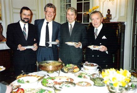 Cu Ion Diaconescu, aprilie 1991; Aprilie 1991, Cristian Zăinescu (PNL, vicepreședinte al Grupului parlamentar România-Belgia), Andre Bertouille (deputat belgian, chestor al Camerei Reprezentanților), Ion Diaconescu și Gabriel Țepelea
