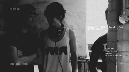 ⸺ The lıght thαt I hold, ıt turns to greч; 　　　
And thαt mαkes me ɯonder
Wıll I αlɯαчs feel thıs ɯαч?
