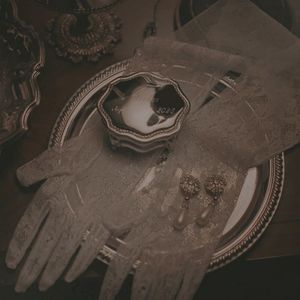 　　Others insisted it had arrived overnight.; ꘩ But everyone agreed on one thing: once you knocked on its door, your life was never quite the same. ◴
