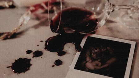 ⁹　　　　⸺ Rich kids leave expensive fingerprints.