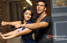 Asin-Thottukal-Akshay-Kumar-Housefull-2-Movie-Stills-560x361