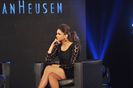 pgngg427up3bjast.D.0.Deepika-Padukone-at-the-Van-Heusen-Spring-Summer-2014-limited-edition-collectio