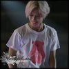 x. *isi desface camasa si o saruta pe gat :">*