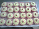 cupcakes din martipan si crema