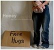 Free_hugs_by_ART_ifice