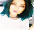 ➨ ▷ † ❤ .  # își dă ochii peste cap , strânge cu mâna de masă și închide ochii (clk)