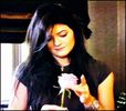 ♡ » ; #ia un trandafir dintr`o vaza si`l miroase;