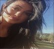 ⊿◤; * zambeste usor , discret * uhm .. (Clk)
