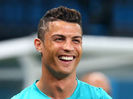 *bate la usa, apoi vede ca e deschisa*Amice, ce faci? *zambet de winner*=)))))))#Neymar